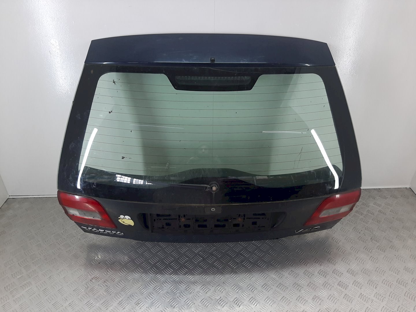 Крышка багажника - Volvo V40 (1995-2004)