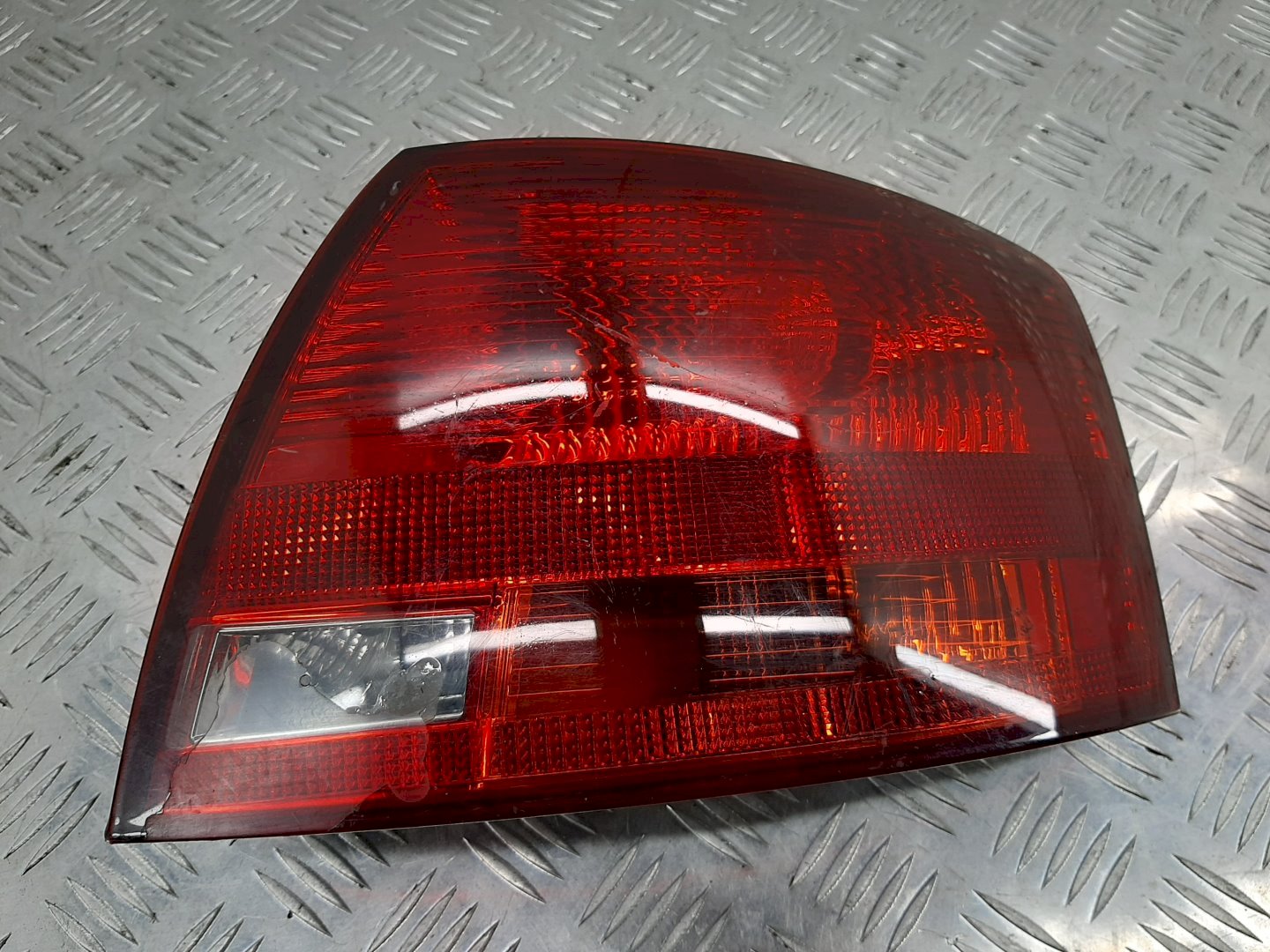 Фонарь - Audi A4 B7 (2004-2007)