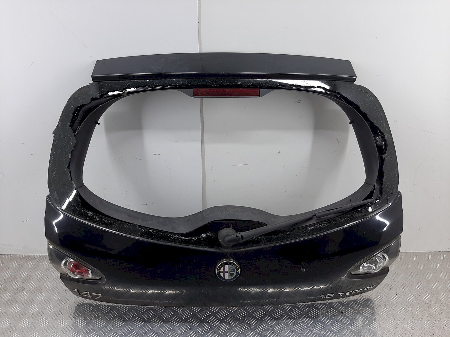 Крышка багажника - Alfa Romeo 147 (2000-2010)