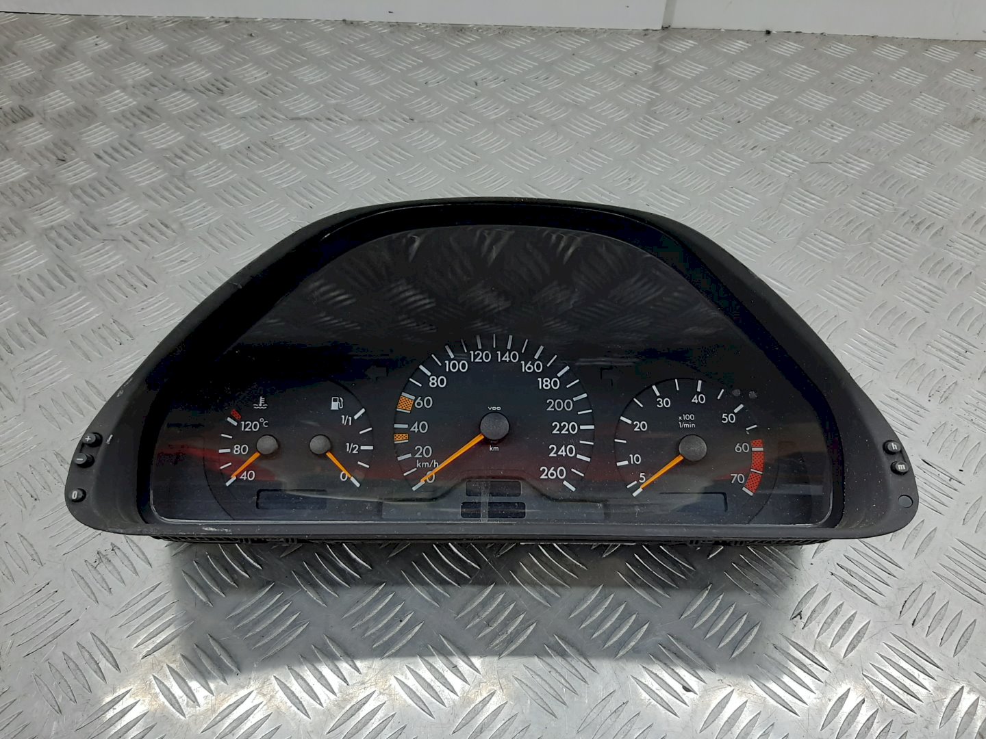 Щиток приборов (приборная панель) - Mercedes CLK W208 (1997-2002)